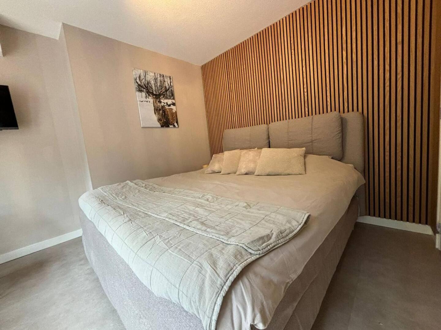 Bed&Breakfast Heerenveen Centrum met Privé Sauna en Jacuzzi Exterior foto