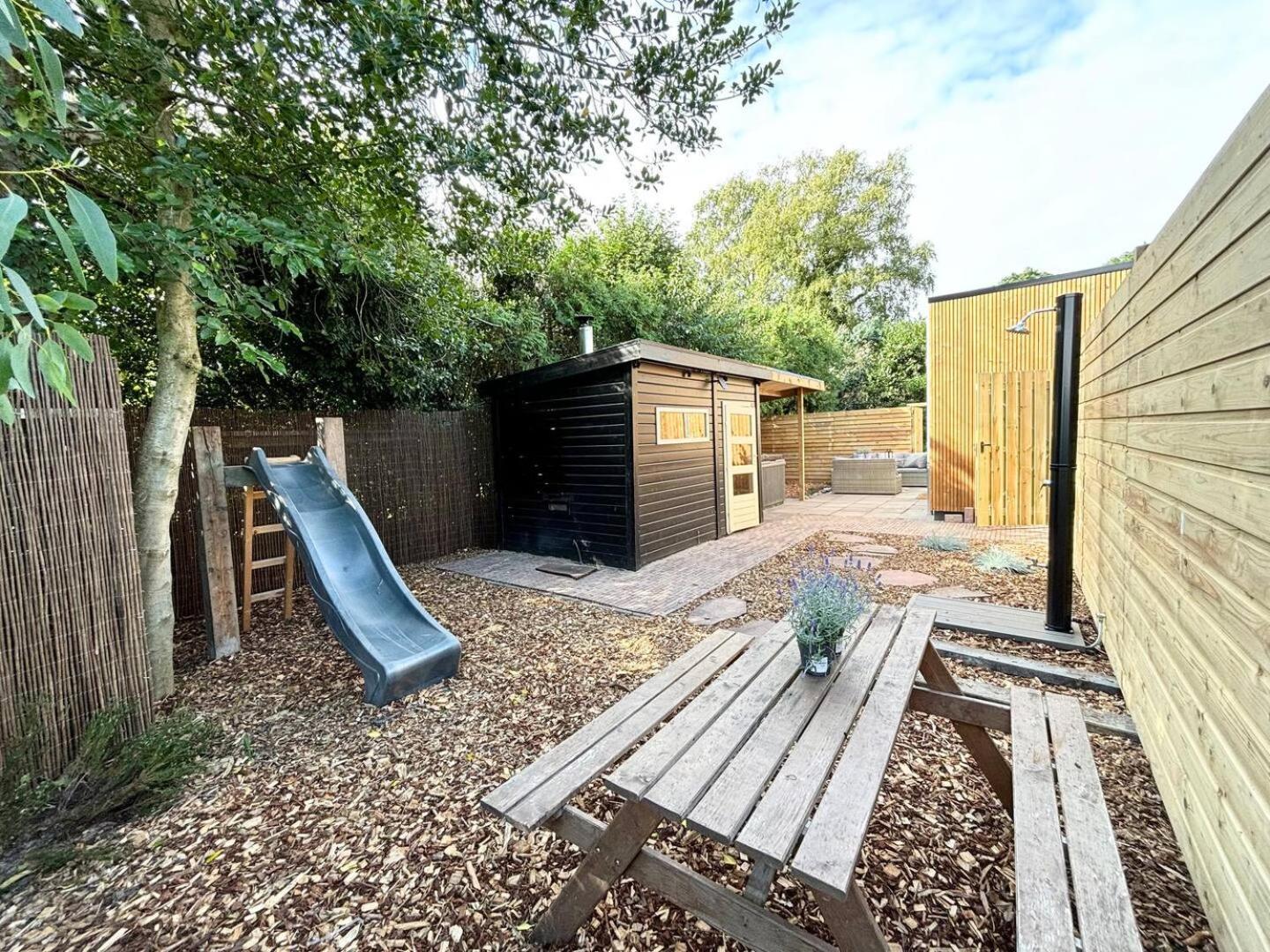 Bed&Breakfast Heerenveen Centrum met Privé Sauna en Jacuzzi Exterior foto
