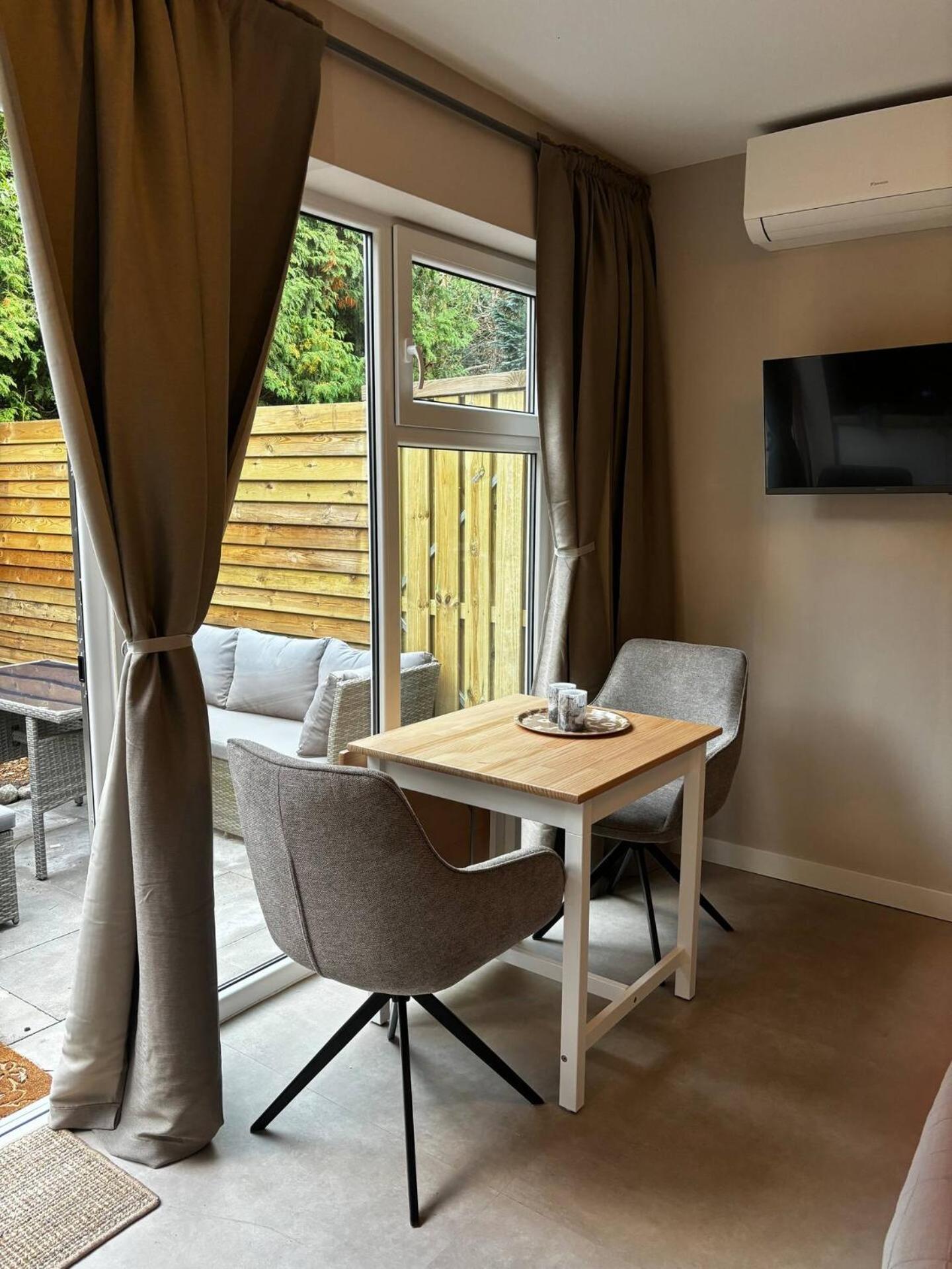 Bed&Breakfast Heerenveen Centrum met Privé Sauna en Jacuzzi Exterior foto